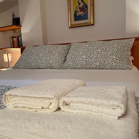 La Casa Nel Cortile Apartman Castelbuono Kültér fotó