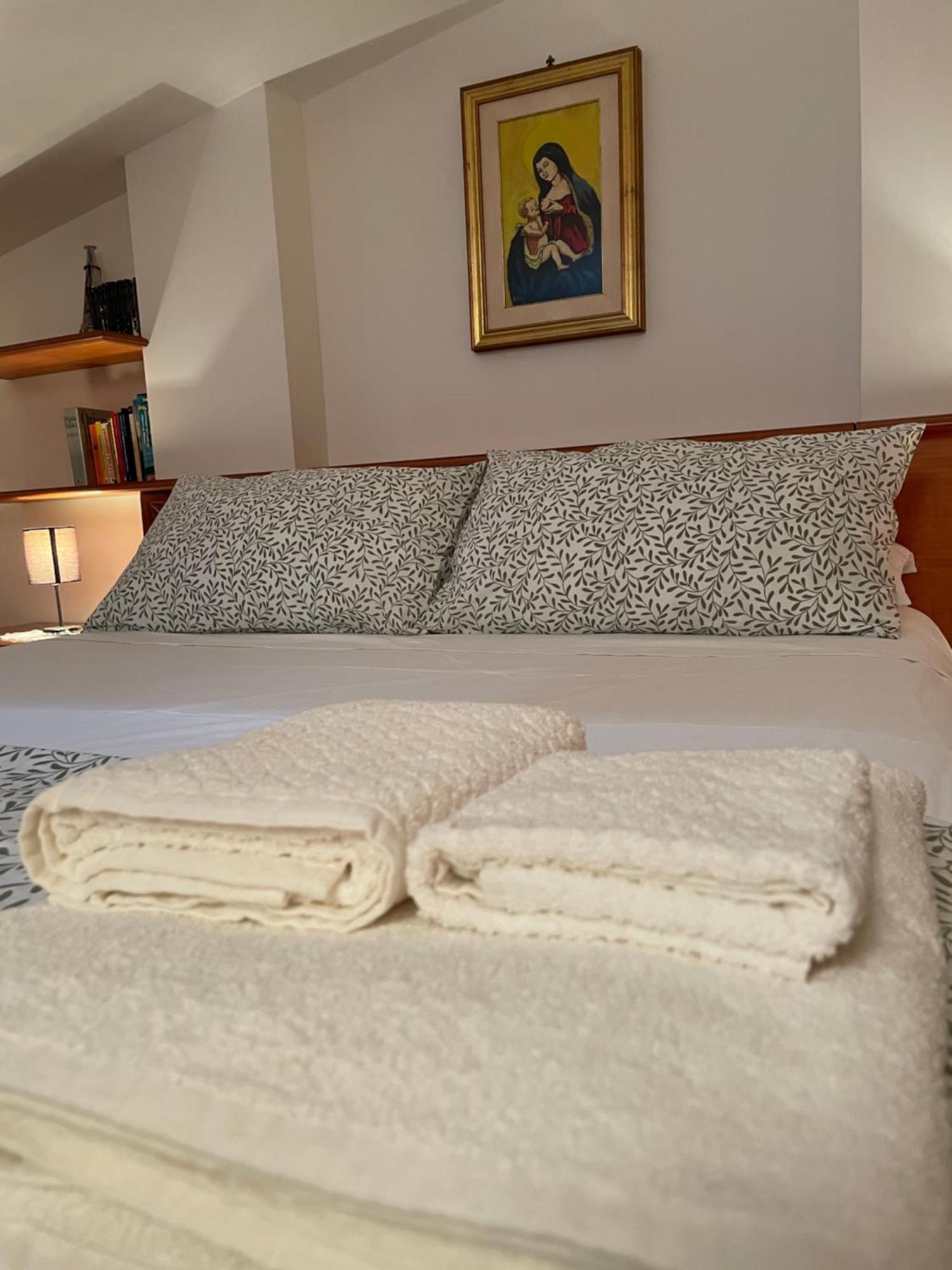 La Casa Nel Cortile Apartman Castelbuono Kültér fotó