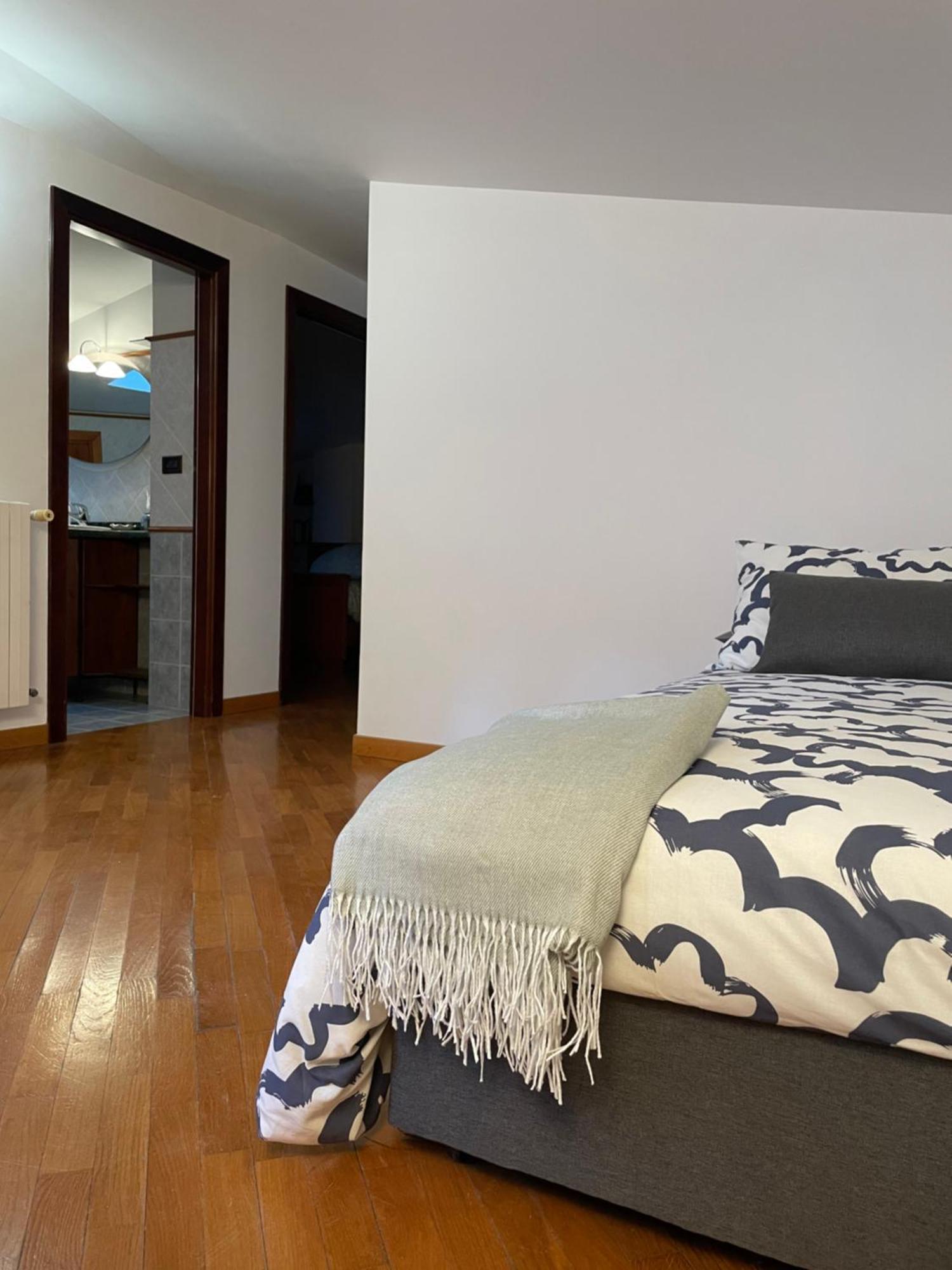 La Casa Nel Cortile Apartman Castelbuono Kültér fotó