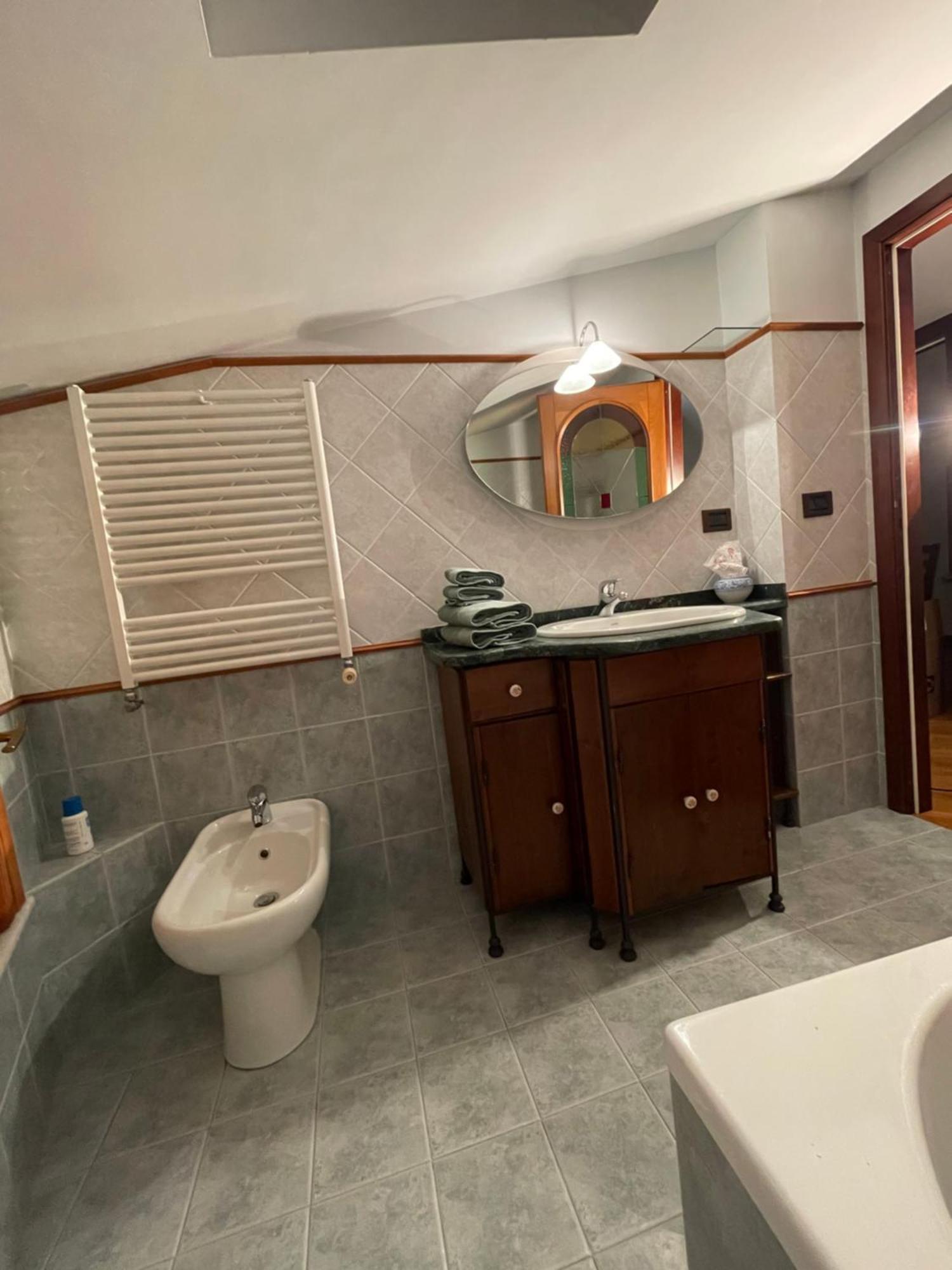 La Casa Nel Cortile Apartman Castelbuono Kültér fotó